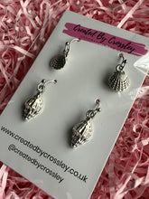 Load image into Gallery viewer, Shells Earring Duo