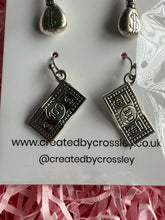 Load image into Gallery viewer, Money Earring Duo