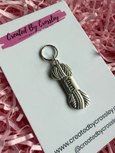 Load image into Gallery viewer, Yarn Charm Clip Charm and Stitch Markers