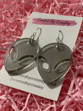 Load image into Gallery viewer, Black Resin Alien Head Earrings