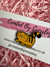 Load image into Gallery viewer, Tiger Pin Badge
