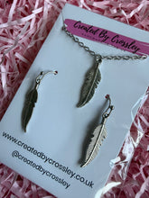 Load image into Gallery viewer, Feather Jewellery Set
