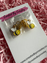 Load image into Gallery viewer, Bee Clip On Earrings
