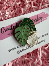 Load image into Gallery viewer, Monstera Plant Pin Badge
