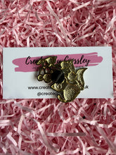 Load image into Gallery viewer, Flower Cat Pin Badge
