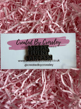 Load image into Gallery viewer, “I speak fluent sarcasm” Pin Badge
