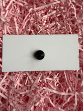 Load image into Gallery viewer, Bread Cat Pin Badge
