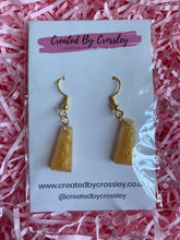 Load image into Gallery viewer, Light Gold Dangly Resin Earrings
