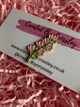 Load image into Gallery viewer, Pink Flower Pin Badge
