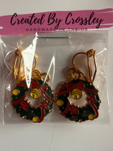 Load image into Gallery viewer, Christmas Wreath Clip On Earrings
