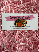 Load image into Gallery viewer, Bagel Cat Pin Badge

