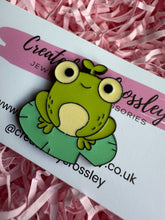 Load image into Gallery viewer, Lilypad Frog Pin Badge
