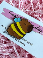 Load image into Gallery viewer, Bee Capybara Pin Badge
