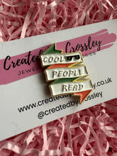 Load image into Gallery viewer, Cool People Read Pin Badge
