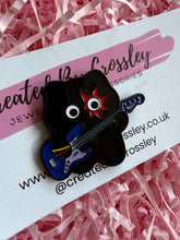 Load image into Gallery viewer, Bass Guitar Cat Pin Badge
