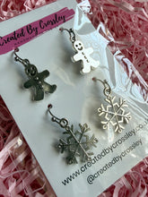 Load image into Gallery viewer, Gingerbread Snow Earring Duo
