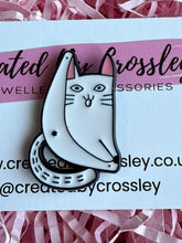 Load image into Gallery viewer, Funny White Cat Pin Badge
