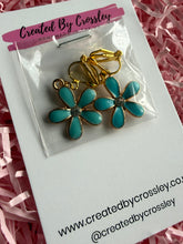 Load image into Gallery viewer, Blue Gem Flower Clip On Earrings
