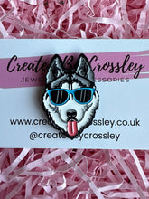 Load image into Gallery viewer, Cool Husky Dog Pin Badge
