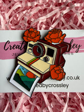 Load image into Gallery viewer, Nature Flower Polaroid Camera Pin Badge
