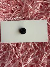 Load image into Gallery viewer, Drum Cat Pin Badge
