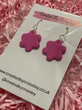 Load image into Gallery viewer, Pink Flower Clay Earrings
