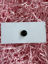Load image into Gallery viewer, Flower Frog Pin Badge
