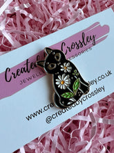 Load image into Gallery viewer, Flower Cat Pin Badge

