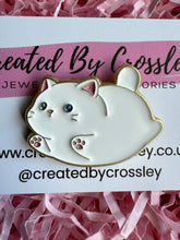 Load image into Gallery viewer, White Cat Pin Badge
