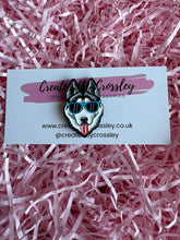 Load image into Gallery viewer, Cool Husky Dog Pin Badge
