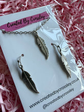 Load image into Gallery viewer, Feather Jewellery Set
