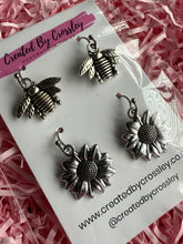 Load image into Gallery viewer, Flower Bee Earring Duo
