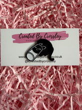 Load image into Gallery viewer, Silly Cat Pin Badge
