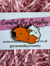 Load image into Gallery viewer, Capybara Kitten Pin Badge
