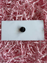 Load image into Gallery viewer, Purple Poppy Flower Pin Badge
