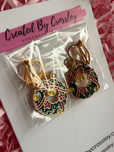 Load image into Gallery viewer, Christmas Wreath Clip On Earrings
