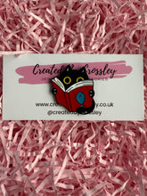 Load image into Gallery viewer, Reading Book Cat Pin Badge
