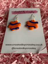 Load image into Gallery viewer, Orange Blue Flower Clay Earrings
