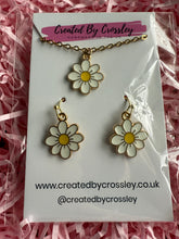 Load image into Gallery viewer, Flower Jewellery Set
