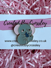 Load image into Gallery viewer, Elephant Pin Badge
