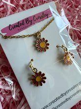 Load image into Gallery viewer, Red Flower Jewellery Set
