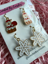 Load image into Gallery viewer, Santa Snow Earring Duo
