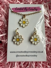 Load image into Gallery viewer, Flower Jewellery Set
