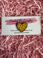 Load image into Gallery viewer, Pizza Heart Pin Badge
