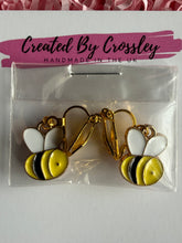 Load image into Gallery viewer, Bee Clip On Earrings
