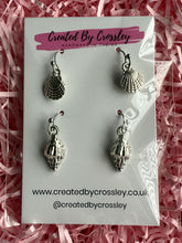 Load image into Gallery viewer, Shells Earring Duo
