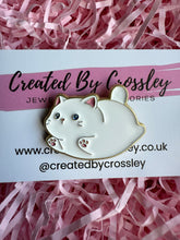 Load image into Gallery viewer, White Cat Pin Badge
