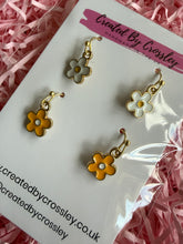 Load image into Gallery viewer, White Yellow Flower Earring Duo
