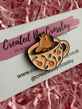 Load image into Gallery viewer, Teacup Capybara Pin Badge
