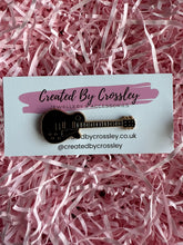 Load image into Gallery viewer, Guitar Pin badge
